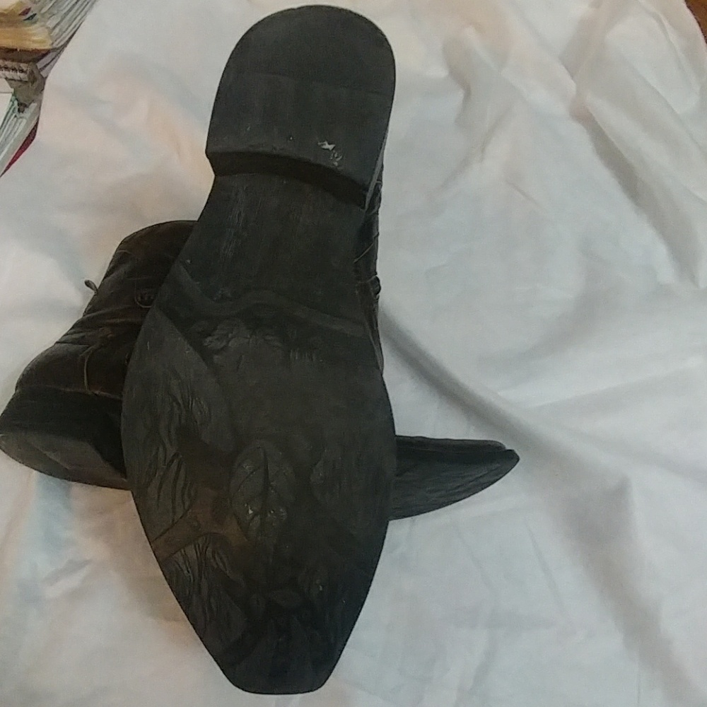 Shoes - Picture 3 of 3